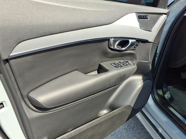 2025 Volvo XC90 B5 Core
