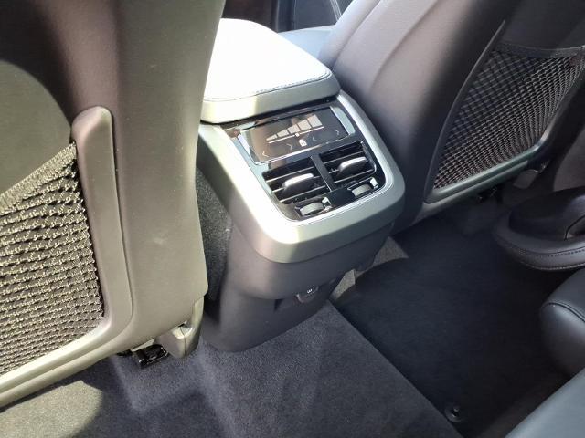 2025 Volvo XC90 B5 Core