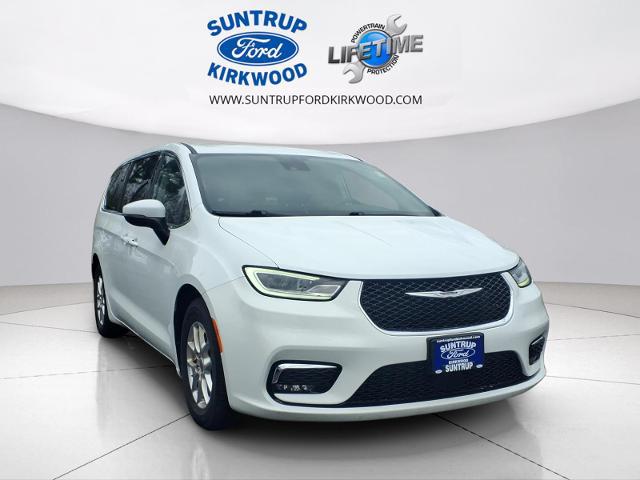 2023 Chrysler Pacifica Touring L for sale in Kirkwood, MO