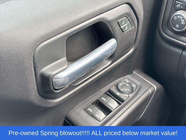 2021 Chevrolet Silverado 1500 4WD Crew Cab Short Bed Custom