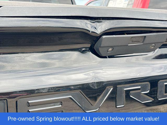 2021 Chevrolet Silverado 1500 4WD Crew Cab Short Bed Custom