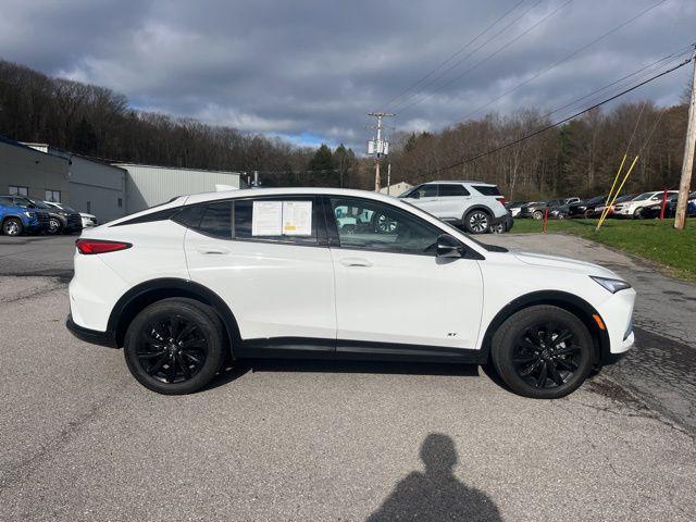 2025 Buick NV Sport Touring FWD