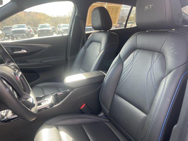 2025 Buick NV Sport Touring FWD