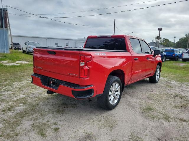 2022 Chevrolet Silverado 1500 4WD Crew Cab Short Bed Custom