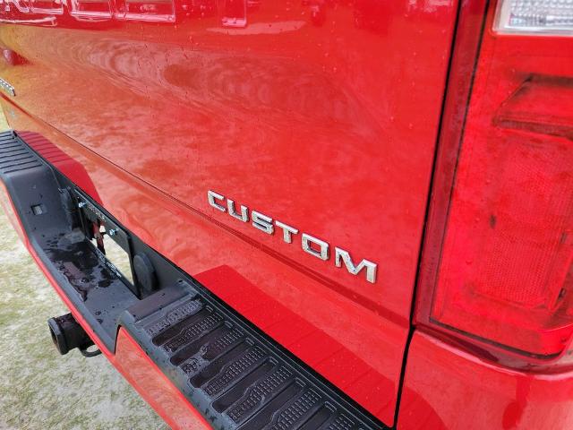 2022 Chevrolet Silverado 1500 4WD Crew Cab Short Bed Custom