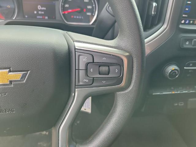 2022 Chevrolet Silverado 1500 4WD Crew Cab Short Bed Custom
