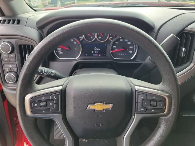 2022 Chevrolet Silverado 1500 4WD Crew Cab Short Bed Custom