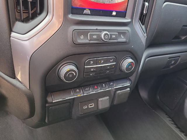 2022 Chevrolet Silverado 1500 4WD Crew Cab Short Bed Custom