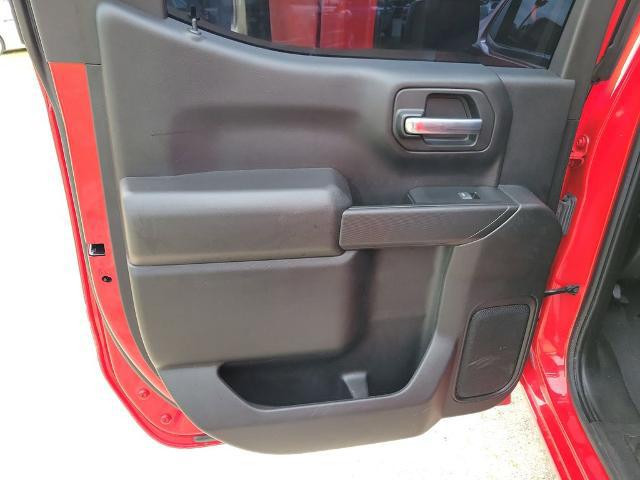 2022 Chevrolet Silverado 1500 4WD Crew Cab Short Bed Custom