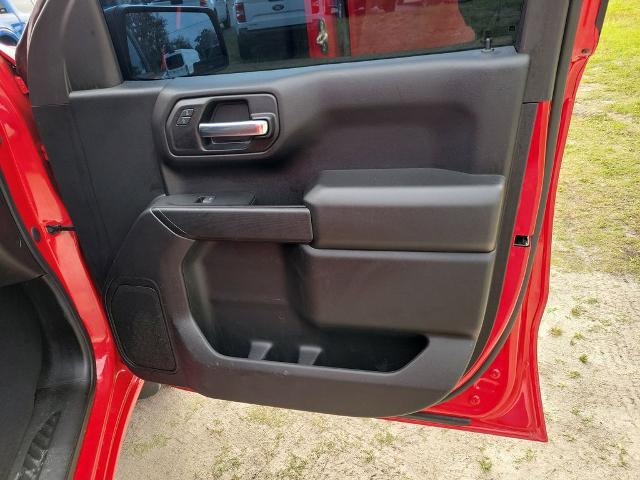 2022 Chevrolet Silverado 1500 4WD Crew Cab Short Bed Custom