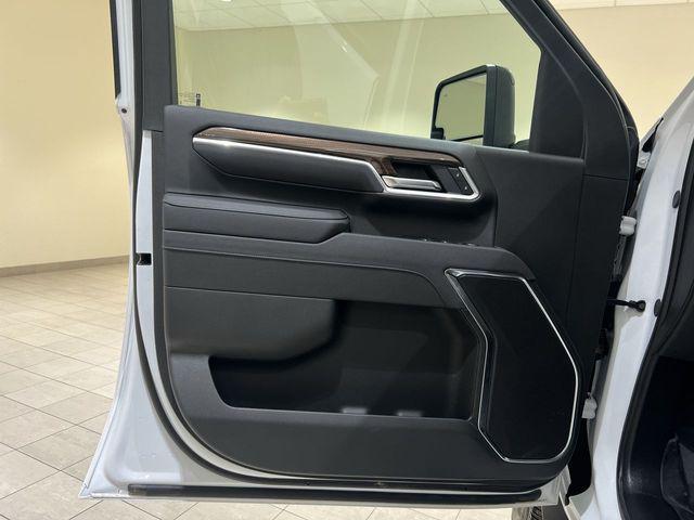 2025 Chevrolet Silverado 3500HD 4WD Crew Cab Long Bed LT