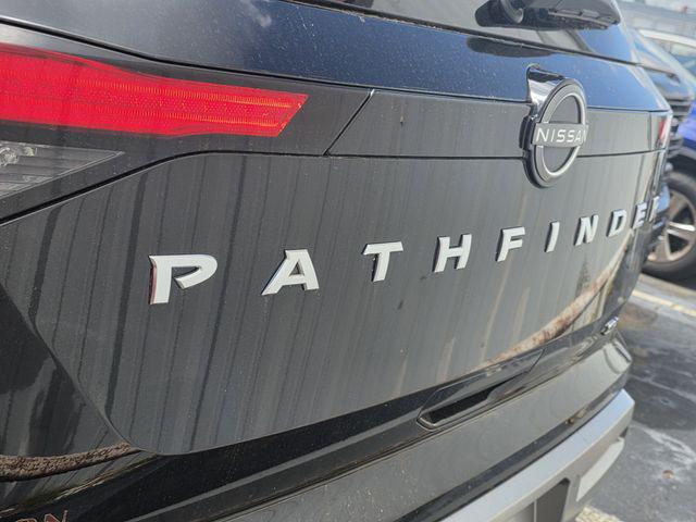 2024 Nissan Pathfinder SL FWD