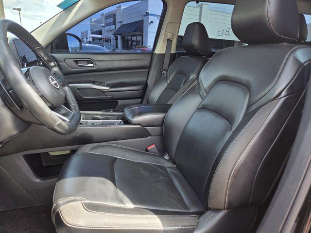 2024 Nissan Pathfinder SL FWD