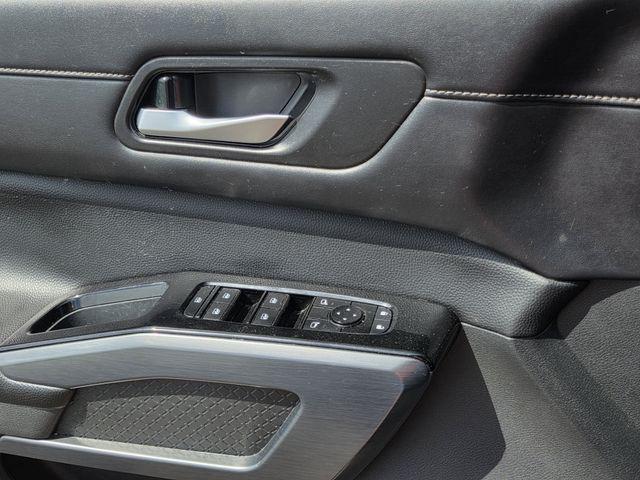 2024 Nissan Pathfinder SL FWD
