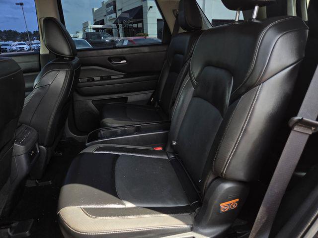 2024 Nissan Pathfinder SL FWD