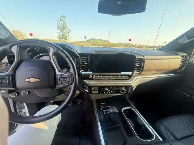 2022 Chevrolet Silverado 1500 4WD Crew Cab Standard Bed High Country