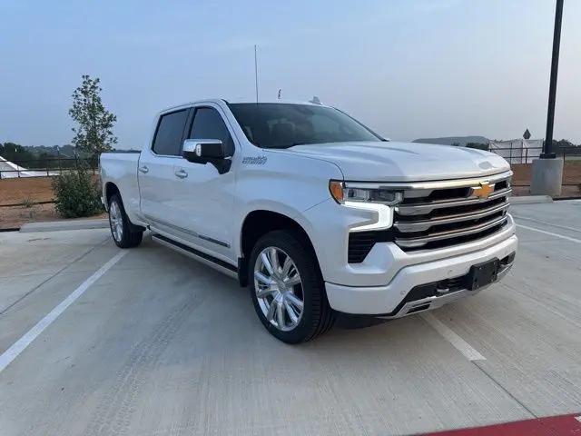 2022 Chevrolet Silverado 1500 4WD Crew Cab Standard Bed High Country