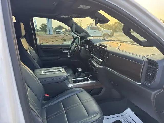 2022 Chevrolet Silverado 1500 4WD Crew Cab Standard Bed High Country