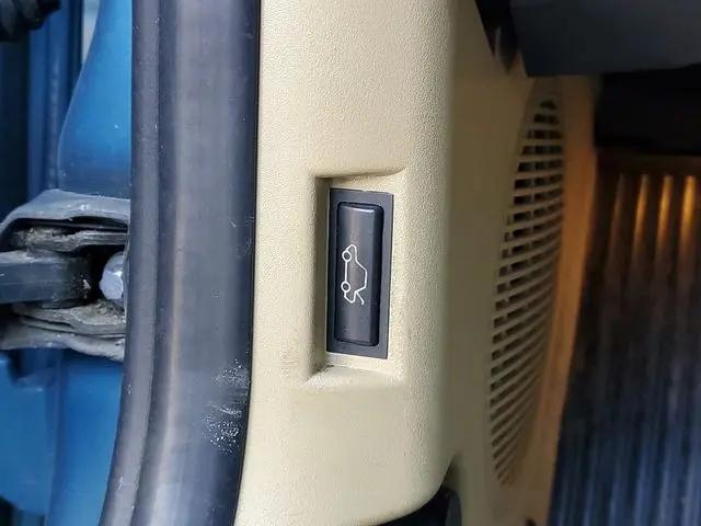 2003 BMW Z4 2.5i