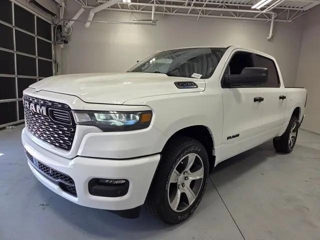 2026 Ram 1500 Express Crew Cab 4x2 5'7" Box