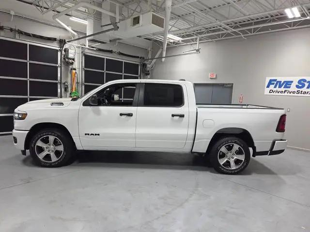 2026 Ram 1500 Express Crew Cab 4x2 5'7" Box