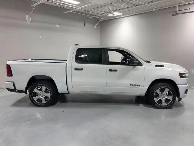 2026 Ram 1500 Express Crew Cab 4x2 5'7" Box