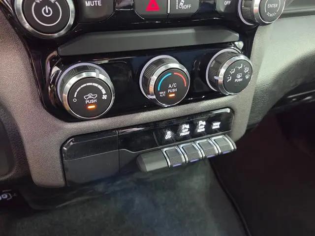 2026 Ram 1500 Express Crew Cab 4x2 5'7" Box