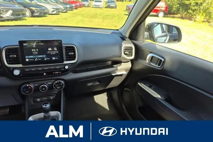 2026 Hyundai Venue SE