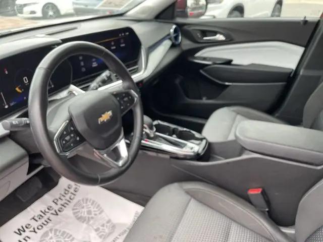 2025 Chevrolet Trax FWD LT