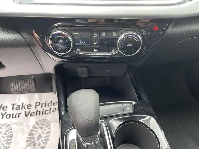 2025 Chevrolet Trax FWD LT