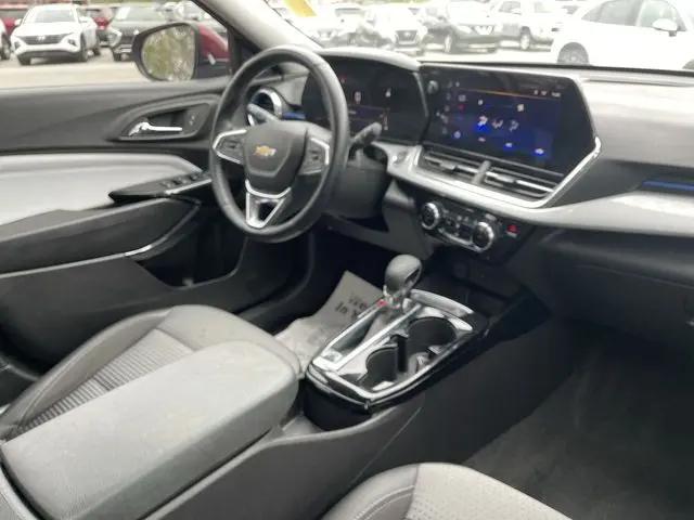 2025 Chevrolet Trax FWD LT