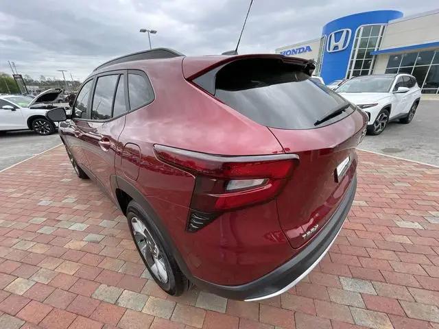 2025 Chevrolet Trax FWD LT