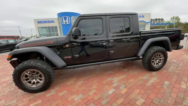 2024 Jeep Gladiator Sport