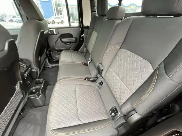 2024 Jeep Gladiator Sport