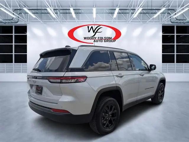 2026 Jeep Grand Cherokee Altitude 4x2