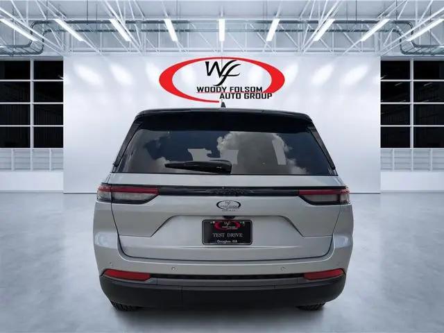 2026 Jeep Grand Cherokee Altitude 4x2