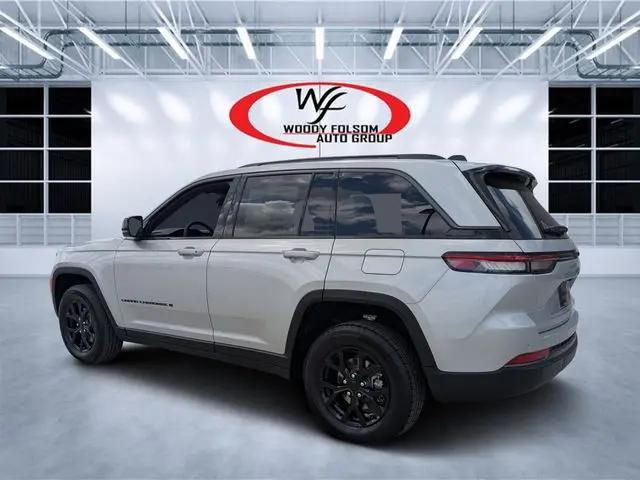 2026 Jeep Grand Cherokee Altitude 4x2