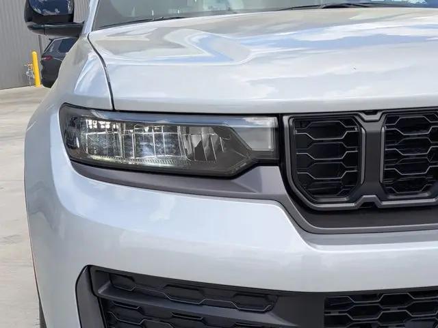 2026 Jeep Grand Cherokee Altitude 4x2