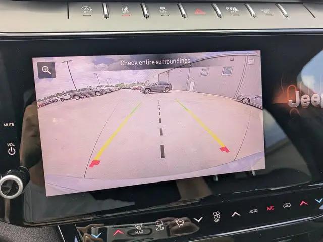 2026 Jeep Grand Cherokee Altitude 4x2