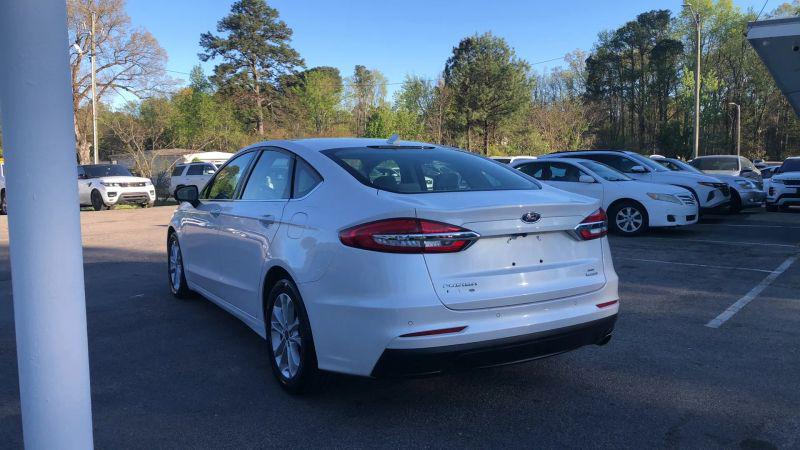 2020 Ford Fusion SE