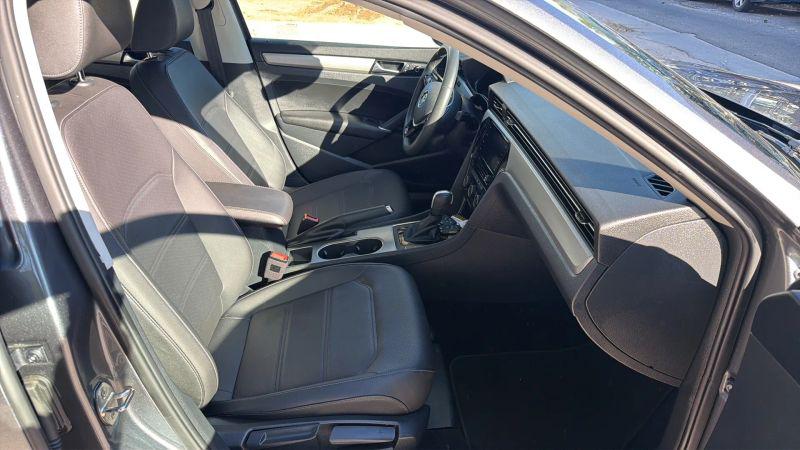 2022 Volkswagen Passat 2.0T SE