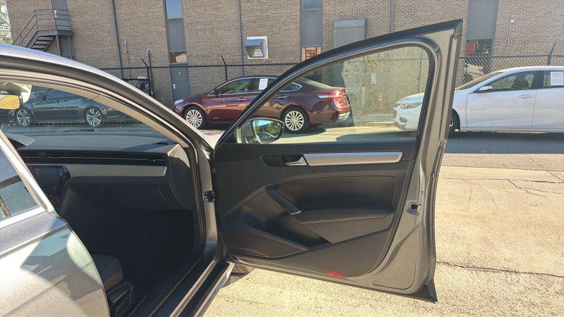 2022 Volkswagen Passat 2.0T SE