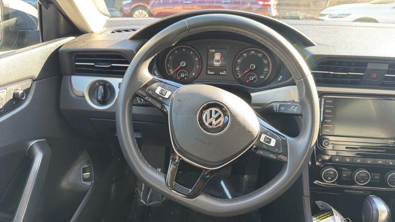 2022 Volkswagen Passat 2.0T SE