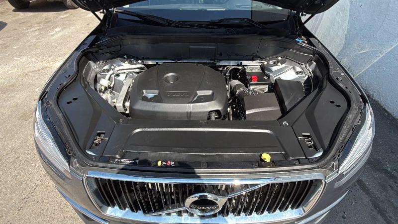 2018 Volvo XC90 T5 Momentum