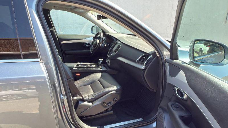 2018 Volvo XC90 T5 Momentum