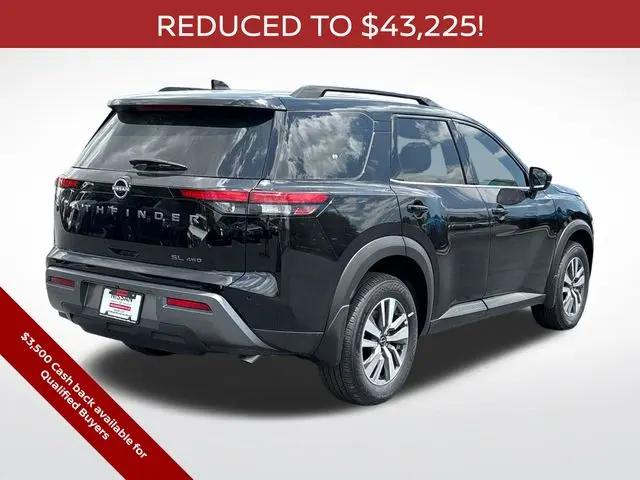 2026 Nissan Pathfinder SL