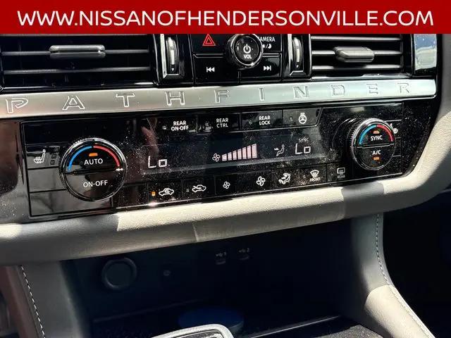 2026 Nissan Pathfinder SL