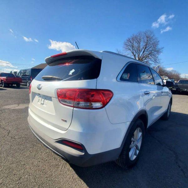 2016 Kia Sorento 2.4L LX