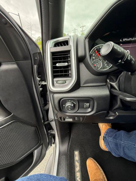 2022 Ram 1500 Big Horn Crew Cab 4x4 5'7" Box