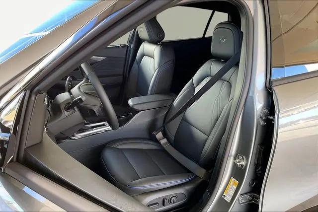 2026 Buick NV Sport Touring FWD